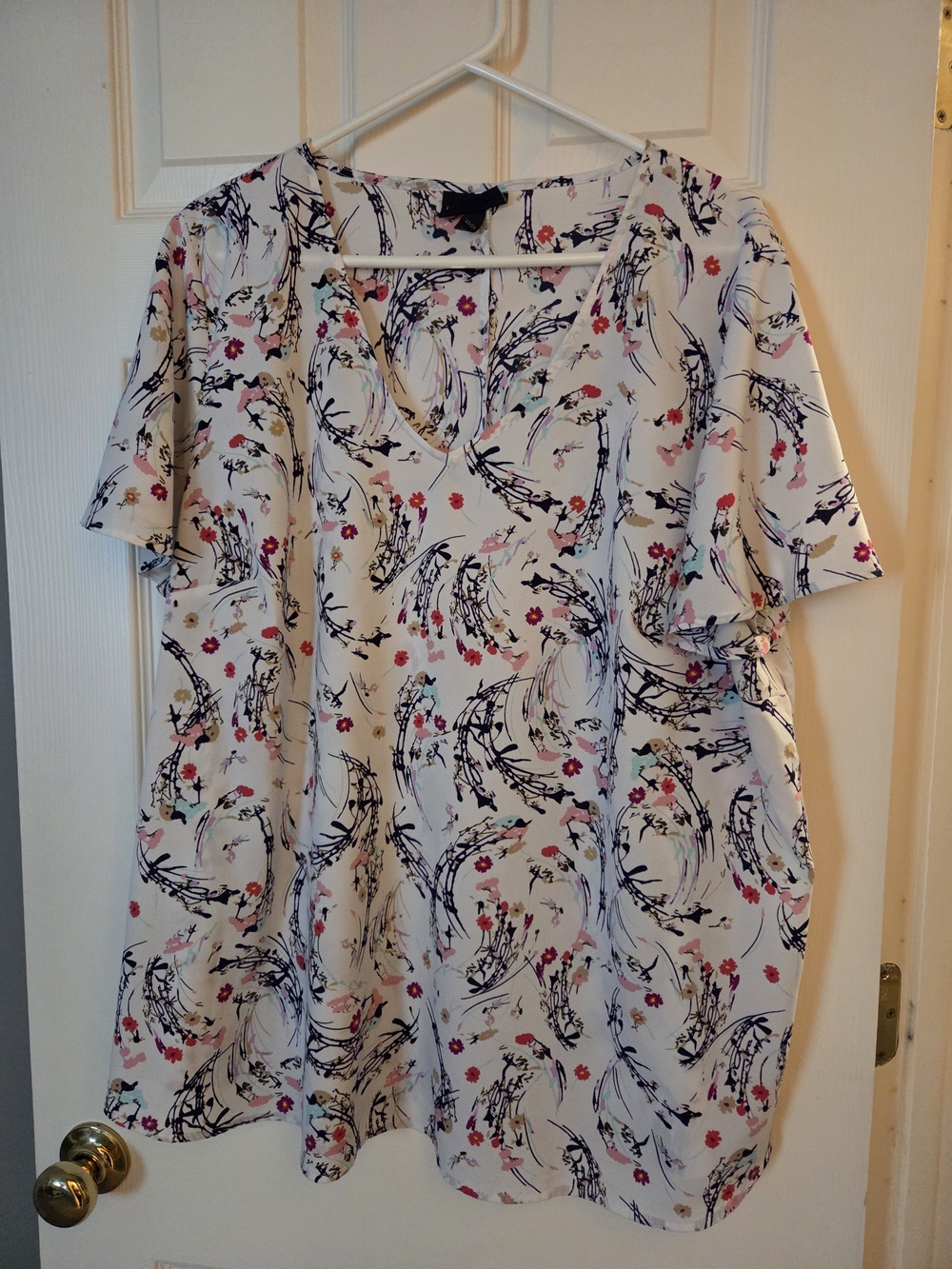 Lane Bryant White Floral Print Short Sleeve Blouse